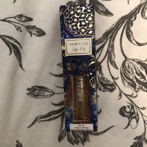 New winky lux lip oil